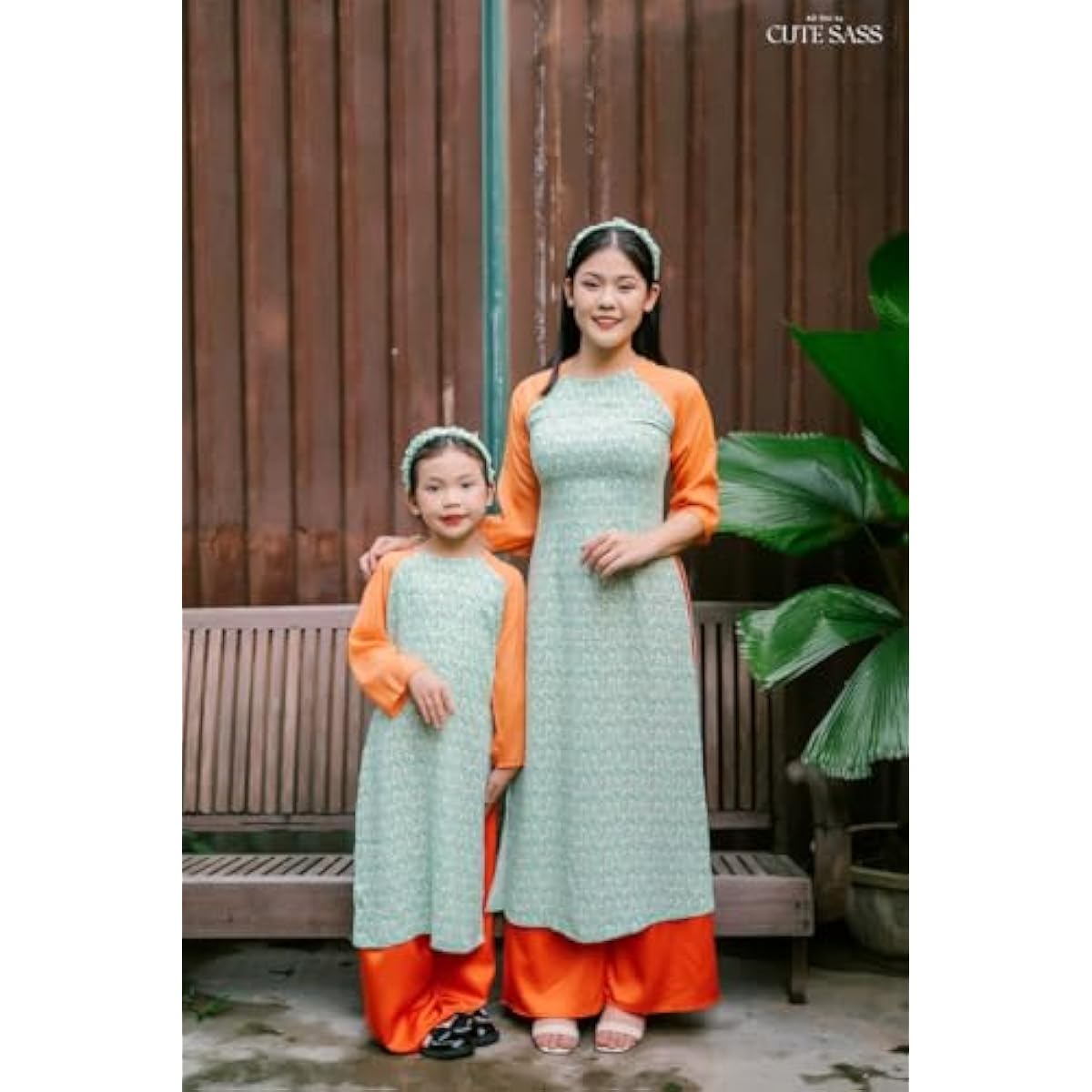 CuteSass Mom and Daughter Green Hoa Matching Ao Dai Set with Headband| Pre-made Vietnamese Ao Dai| Lunar New Year