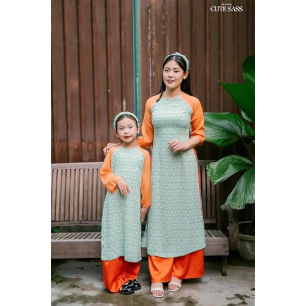 CuteSass Mom and Daughter Green Hoa Matching Ao Dai Set with Headband| Pre-made Vietnamese Ao Dai| Lunar New Year